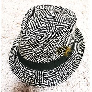 Patterned Feather Fedora Hat